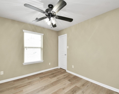 6418 Burgess Heights Lane - Photo Thumbnail 29