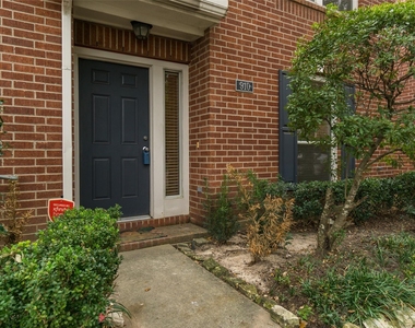 910 W Heights Hollow Lane - Photo Thumbnail 1