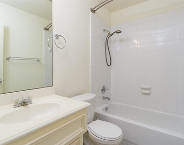 910 W Heights Hollow Lane - Photo Thumbnail 13