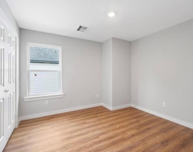 8217 Crestview Drive - Photo Thumbnail 1