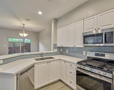 25 Scarlet Woods Court - Photo Thumbnail 13