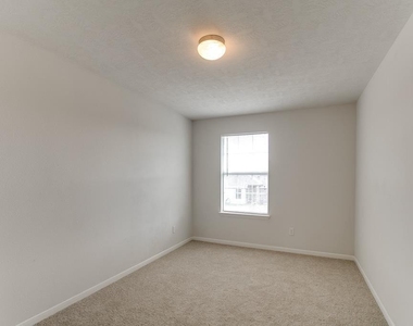 9315 Ratama Creek Lane - Photo Thumbnail 17