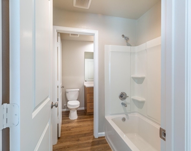 233 Park Place Circle - Photo Thumbnail 10