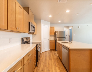 233 Park Place Circle - Photo Thumbnail 2
