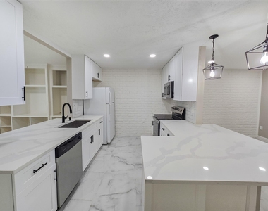 12811 High Star Drive - Photo Thumbnail 5