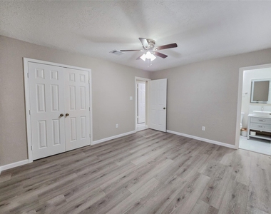 12811 High Star Drive - Photo Thumbnail 14