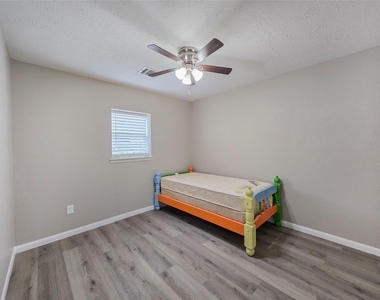 12811 High Star Drive - Photo Thumbnail 16