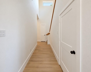 13523 Lakecrest Drive - Photo Thumbnail 13