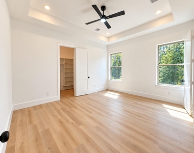 13523 Lakecrest Drive - Photo Thumbnail 14