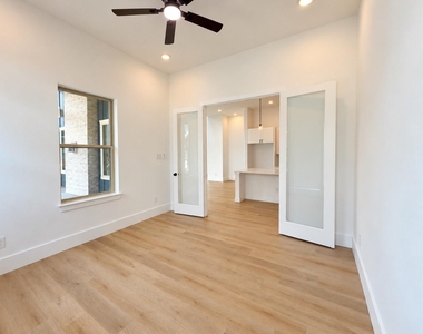 13523 Lakecrest Drive - Photo Thumbnail 9