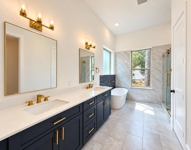13523 Lakecrest Drive - Photo Thumbnail 17