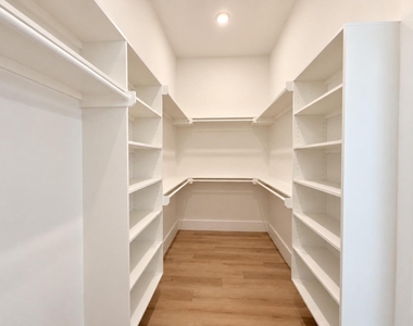 13523 Lakecrest Drive - Photo Thumbnail 15