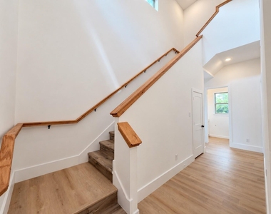 13523 Lakecrest Drive - Photo Thumbnail 19