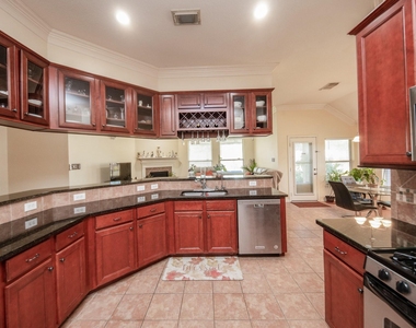 9034 Necklace Tree Lane - Photo Thumbnail 10