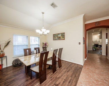 9034 Necklace Tree Lane - Photo Thumbnail 7