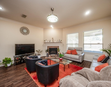 9034 Necklace Tree Lane - Photo Thumbnail 12