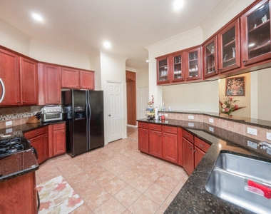 9034 Necklace Tree Lane - Photo Thumbnail 11