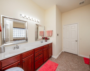 9034 Necklace Tree Lane - Photo Thumbnail 16