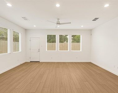 3227 Dennis Street - Photo Thumbnail 5