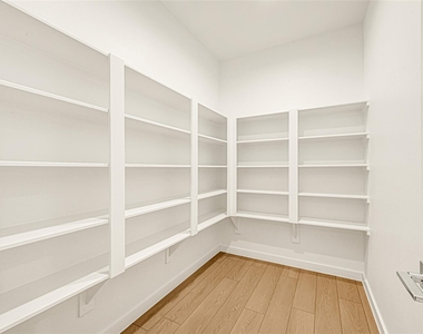 3227 Dennis Street - Photo Thumbnail 8