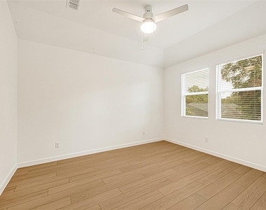3227 Dennis Street - Photo Thumbnail 17