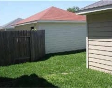 10658 Cobblecreek Way - Photo Thumbnail 12
