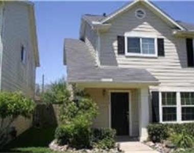 10658 Cobblecreek Way - Photo Thumbnail 2