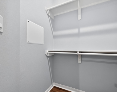 4922 Paradigm Lane - Photo Thumbnail 14