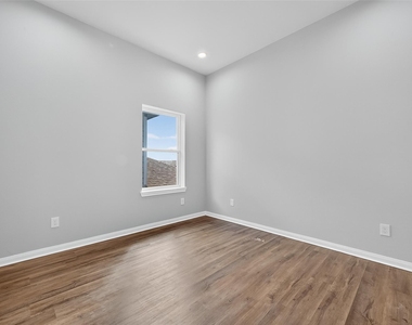 4922 Paradigm Lane - Photo Thumbnail 6