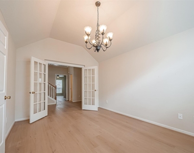 18635 Cypress Lake Village Drive - Photo Thumbnail 7