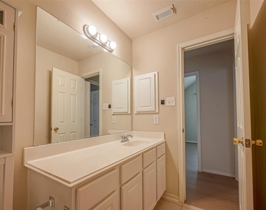 18635 Cypress Lake Village Drive - Photo Thumbnail 29