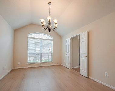 18635 Cypress Lake Village Drive - Photo Thumbnail 6