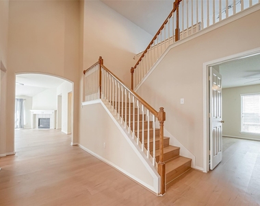 18635 Cypress Lake Village Drive - Photo Thumbnail 4
