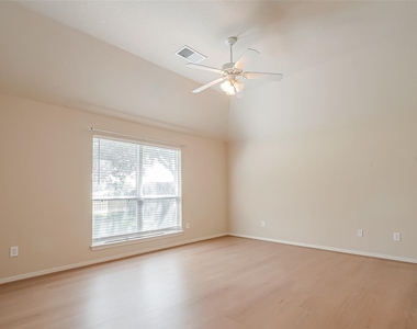 18635 Cypress Lake Village Drive - Photo Thumbnail 15