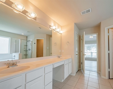 18635 Cypress Lake Village Drive - Photo Thumbnail 17