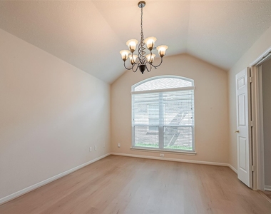 18635 Cypress Lake Village Drive - Photo Thumbnail 5