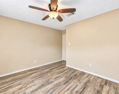 1516 Beaconshire Road - Photo Thumbnail 23