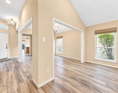 1516 Beaconshire Road - Photo Thumbnail 3