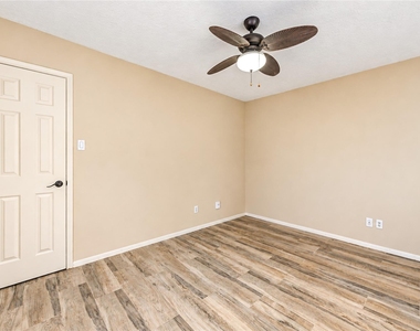1516 Beaconshire Road - Photo Thumbnail 24