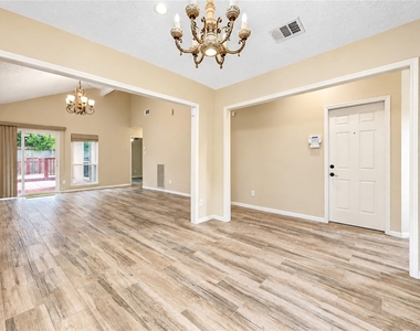 1516 Beaconshire Road - Photo Thumbnail 7