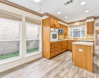 1516 Beaconshire Road - Photo Thumbnail 12