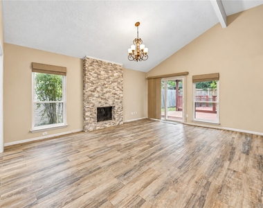 1516 Beaconshire Road - Photo Thumbnail 8