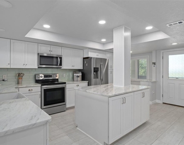 4650 Bay Boulevard - Photo Thumbnail 13