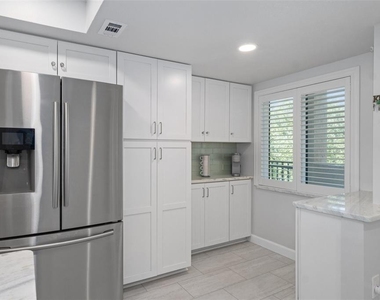 4650 Bay Boulevard - Photo Thumbnail 14