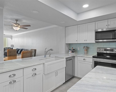 4650 Bay Boulevard - Photo Thumbnail 17