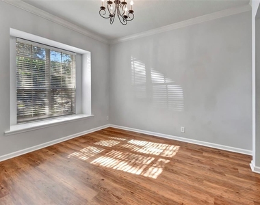 107 Brookgreen Way - Photo Thumbnail 9