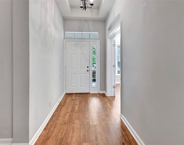 107 Brookgreen Way - Photo Thumbnail 7