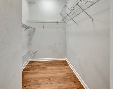 107 Brookgreen Way - Photo Thumbnail 17