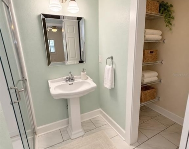 8807 Dyer Road - Photo Thumbnail 9