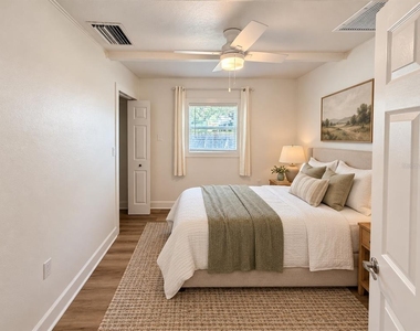 8807 Dyer Road - Photo Thumbnail 17